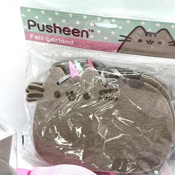 Plusheen Lot BRAND NEW! 2 Pack Can Drink Holders & Felt Garland - Picture 2 of 6